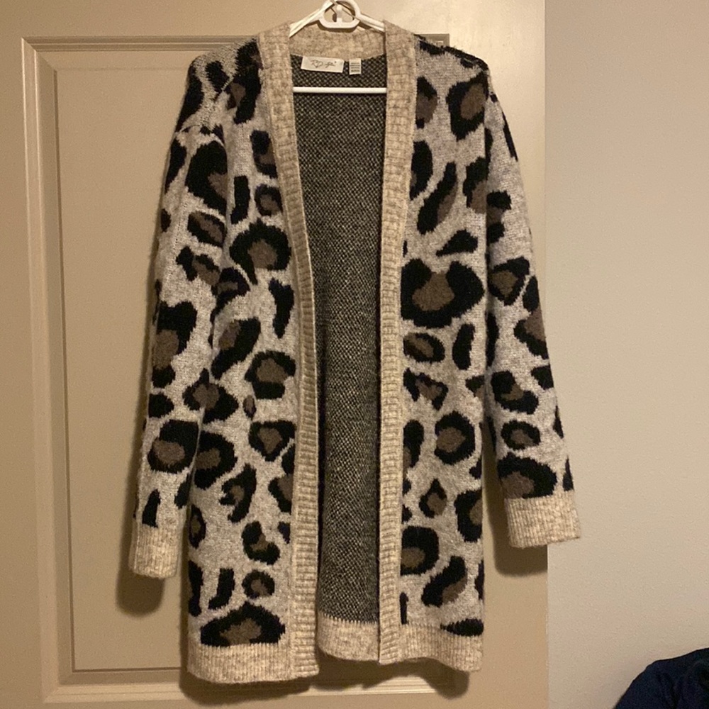 Long sleeve leopard print open front sweater